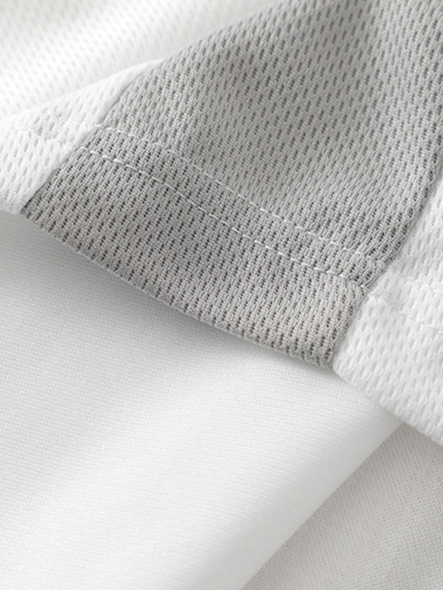 WHITE AND GRAY SOCCER JERSEY WITH SHORT SLEEVE ROUND COLLAR