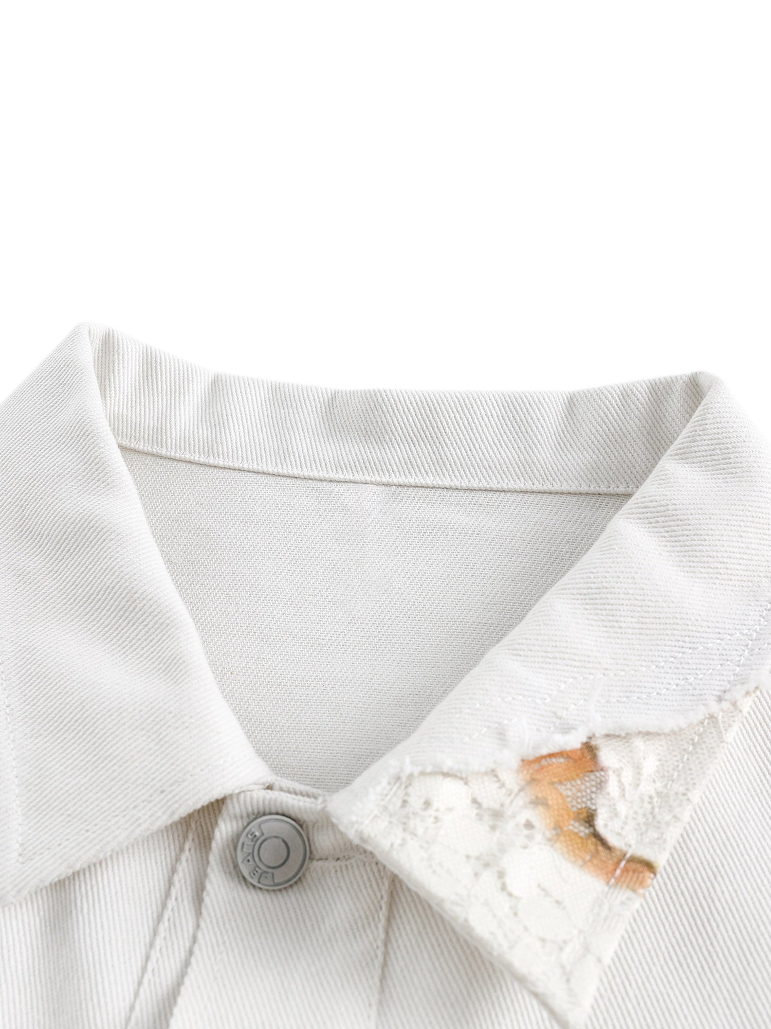 WHITE DENIM SHORT SLEEVE JACKET WITH ABSTRACT PATTERN AND LAPEL COLLAR