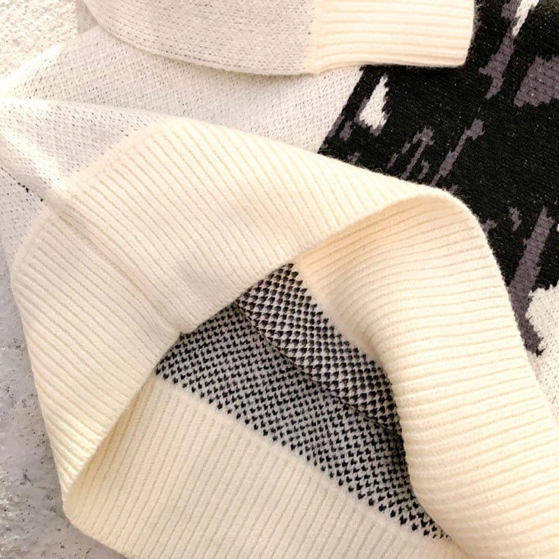 WHITE DOG GRAPHIC KNIT SWEATER WITH COMFORTABLE KNIT DESIGN