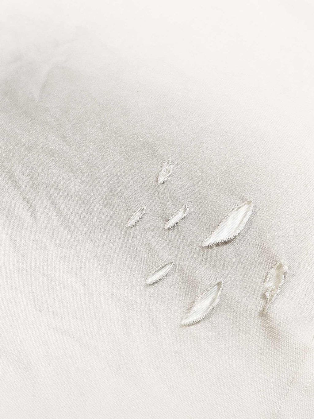 WHITE GRAPHIC LONG-SLEEVED SHIRT WITH RIPPED COLLAR