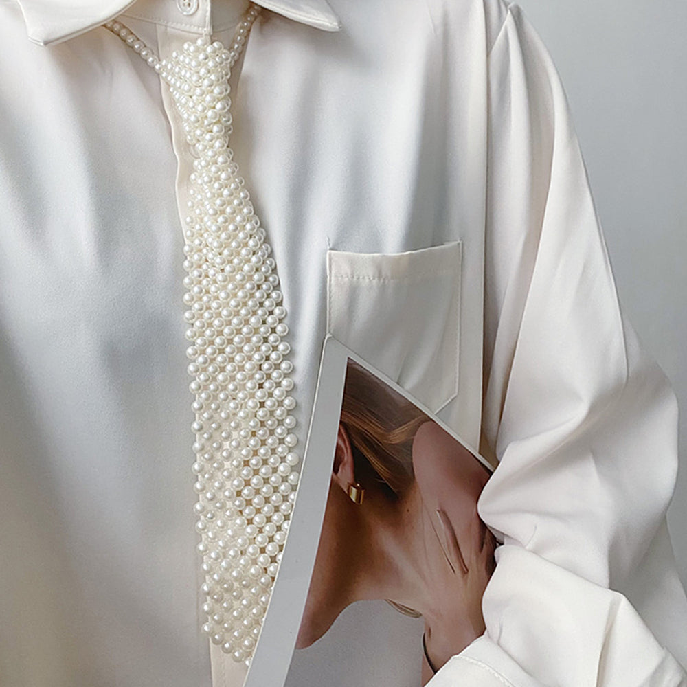 WHITE PEARL NECKTIE: JEWELS AND PEARLS TIE