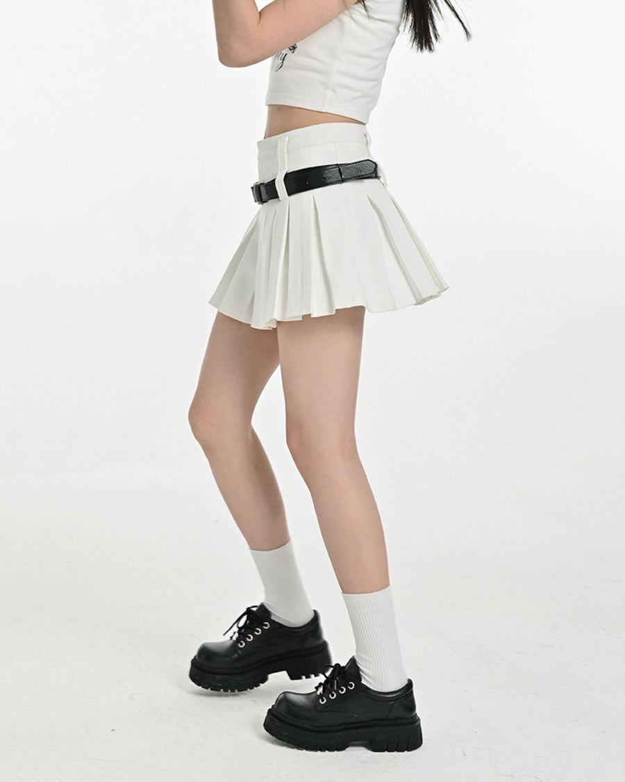 WHITE PLEATED MINI SKIRT WITH BELT