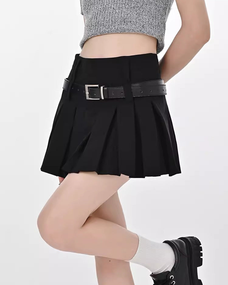WHITE PLEATED MINI SKIRT WITH BELT