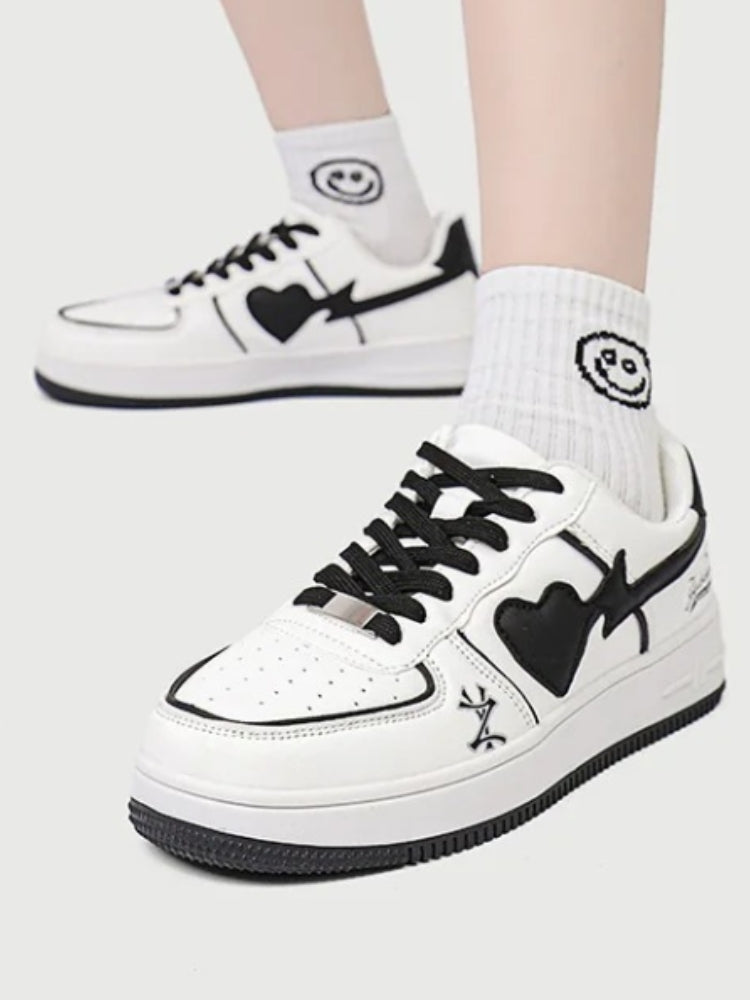 WHITE RETRO SNEAKERS WITH GREEN HEART AND STAR ACCENTS CLEAN WHITE
