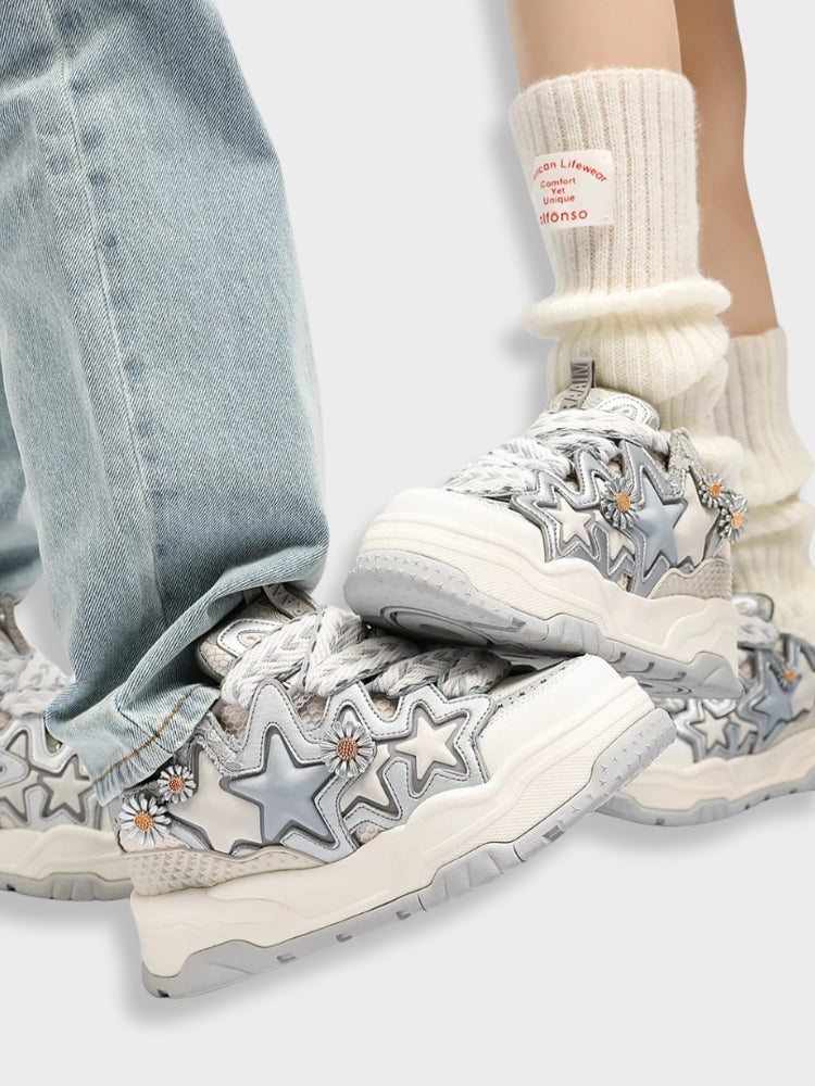 WHITE SNEAKERS WITH BLACK STAR ACCENTS VINTAGE TRIPLE STAR DESIGN