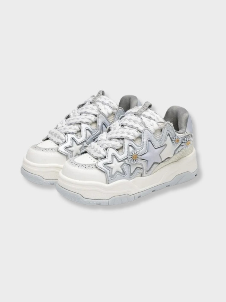 WHITE SNEAKERS WITH BLACK STAR ACCENTS VINTAGE TRIPLE STAR DESIGN
