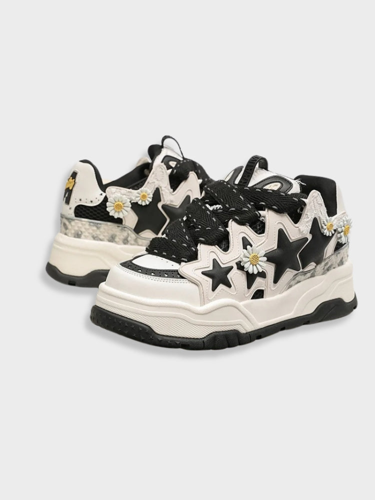 WHITE SNEAKERS WITH BLACK STAR ACCENTS VINTAGE TRIPLE STAR DESIGN