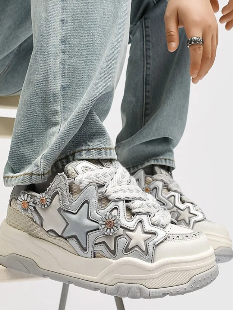 WHITE SNEAKERS WITH BLACK STAR ACCENTS VINTAGE TRIPLE STAR DESIGN