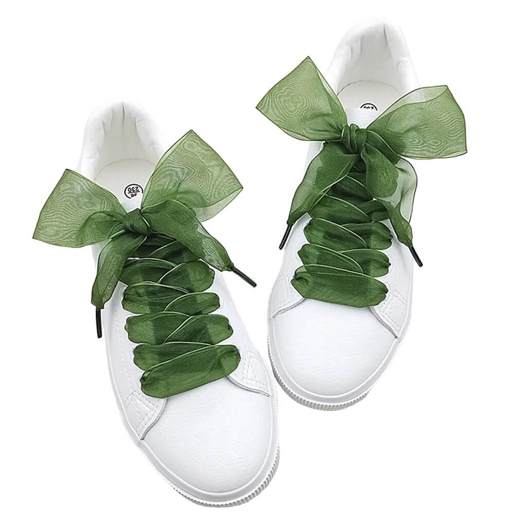 WHITE SNEAKERS WITH GRAY RIBBON SHOE LACES