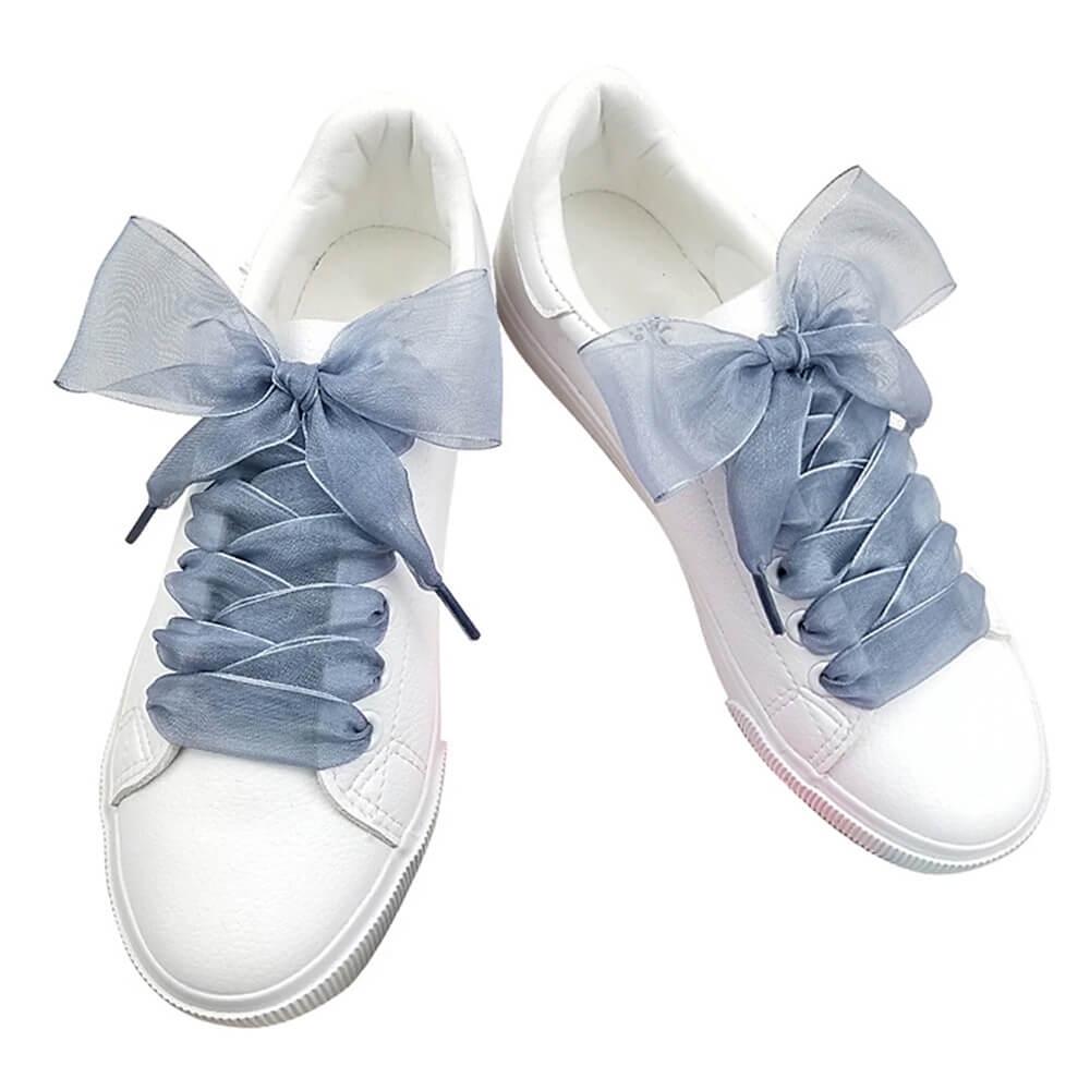 WHITE SNEAKERS WITH GRAY RIBBON SHOE LACES