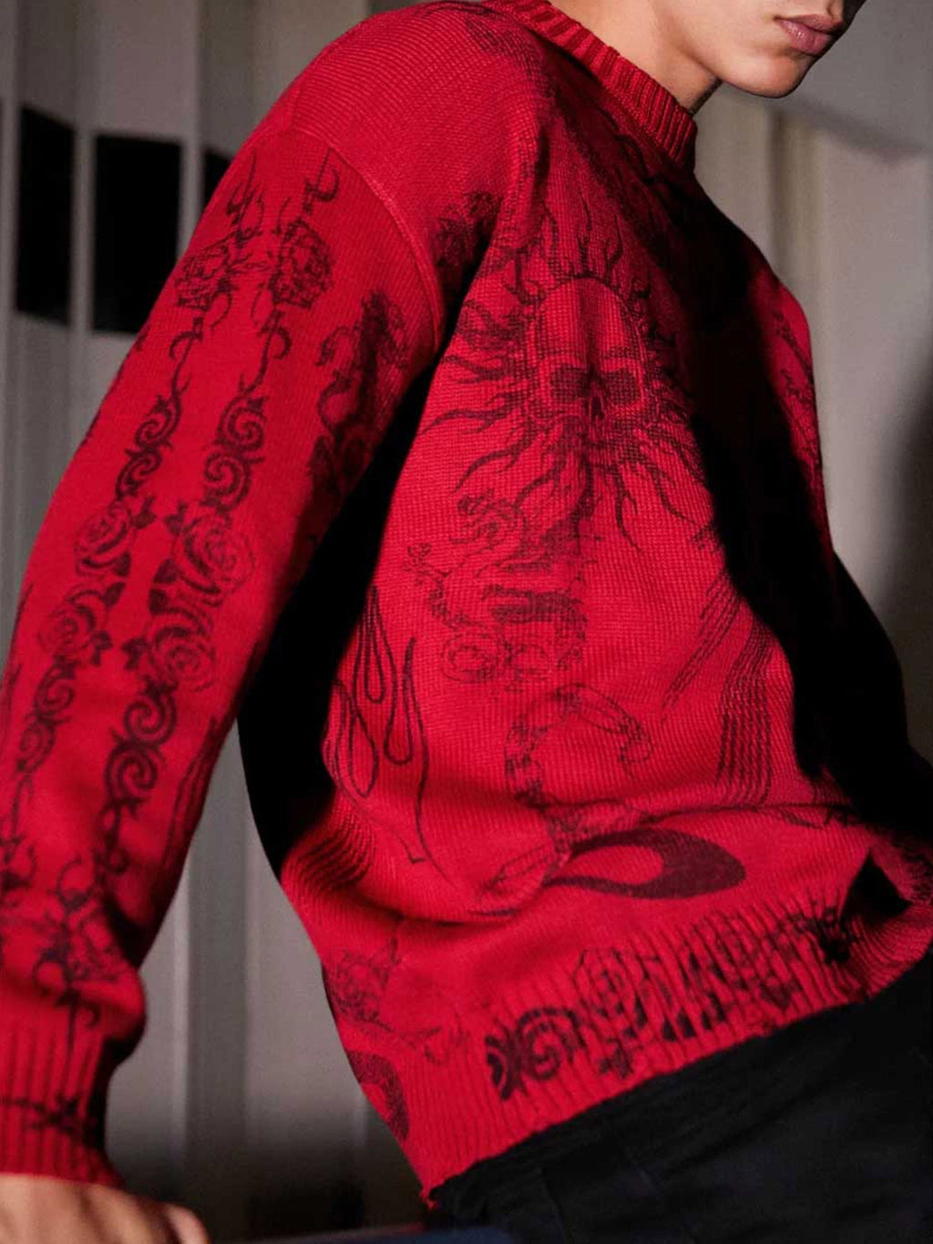 WHITE TATTOO-STYLE LONG SLEEVE SWEATER FOR CASUAL WEAR