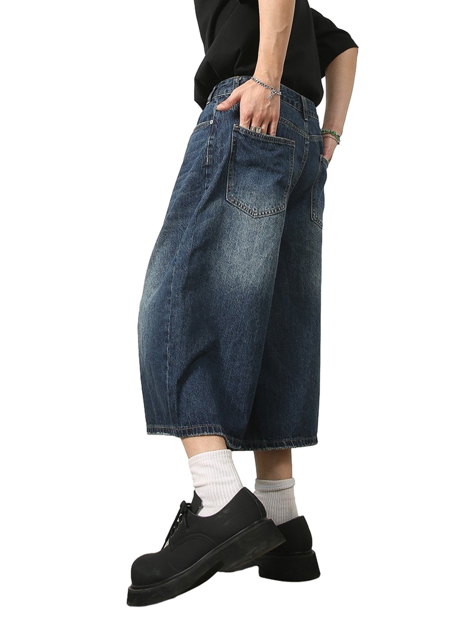 WIDE-LEG DENIM SHORTS WITH MID WAIST DESIGN