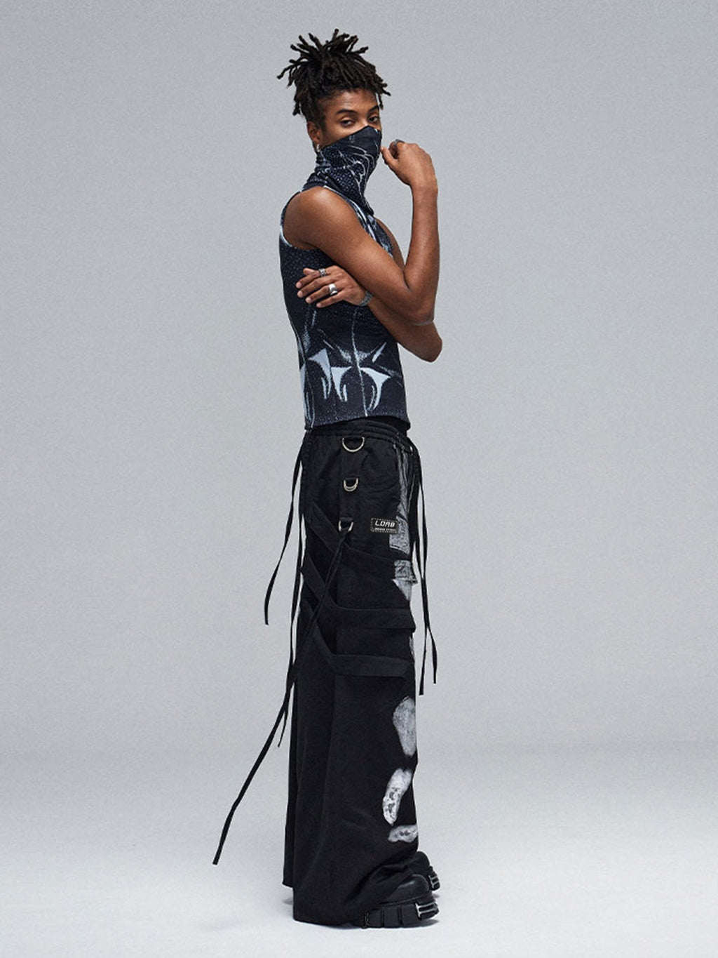 WIDE-LEG PANTS WITH SILVER ABSTRACT DESIGN AND BRUSHED SILVER RIBBON